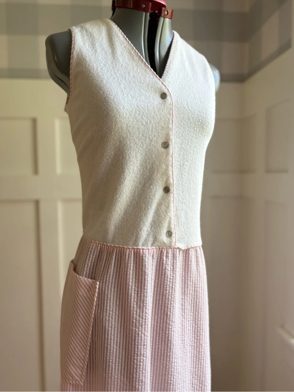 70’s Vintage Sleeveless Pink & Cream Midi Dress with Button Front Medium - Picture 4 of 7